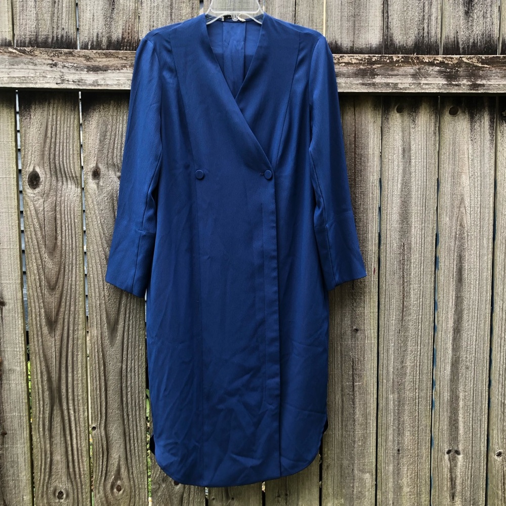MM LaFleur Wrap Dress Size 4 Navy Button Front Midi Pockets Curved Hem